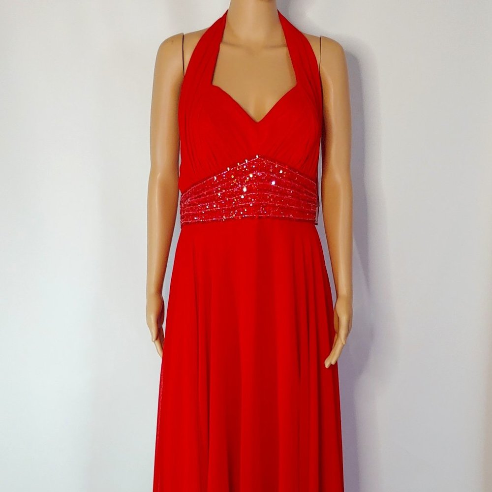 NWT Wow Halter Top with V-Neck Formal Gown in Red
